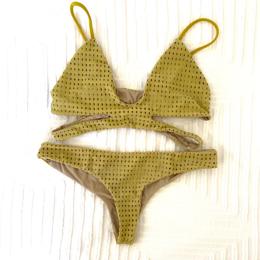 USED Acacia Haku too and Hookipa bottoms. Medium.